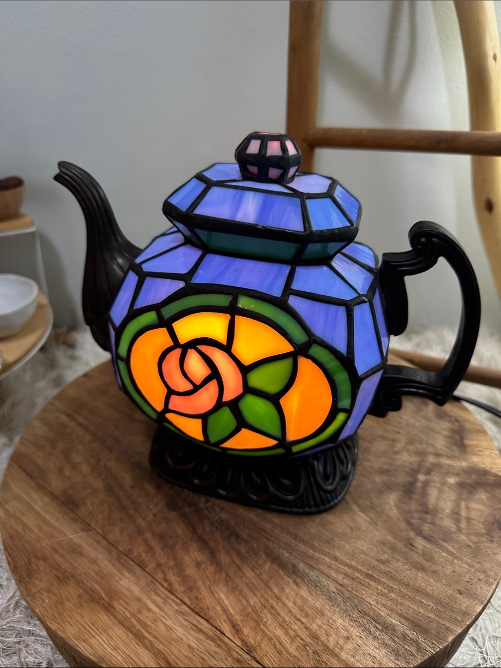 Tiffany Style Stained Glass Teapot With Flower Design Night Light Table Lamp